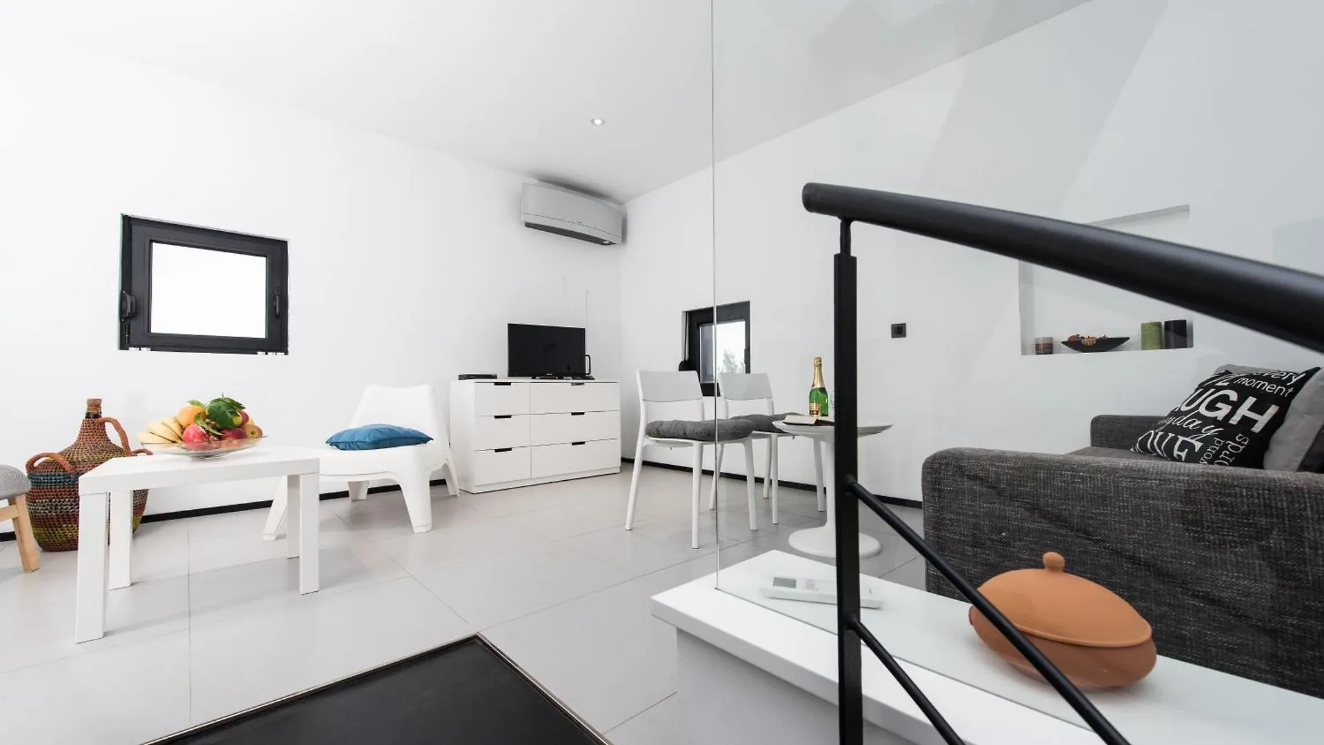 Dragove Luxury Sun House With Hot Tub And Sea View 빌라