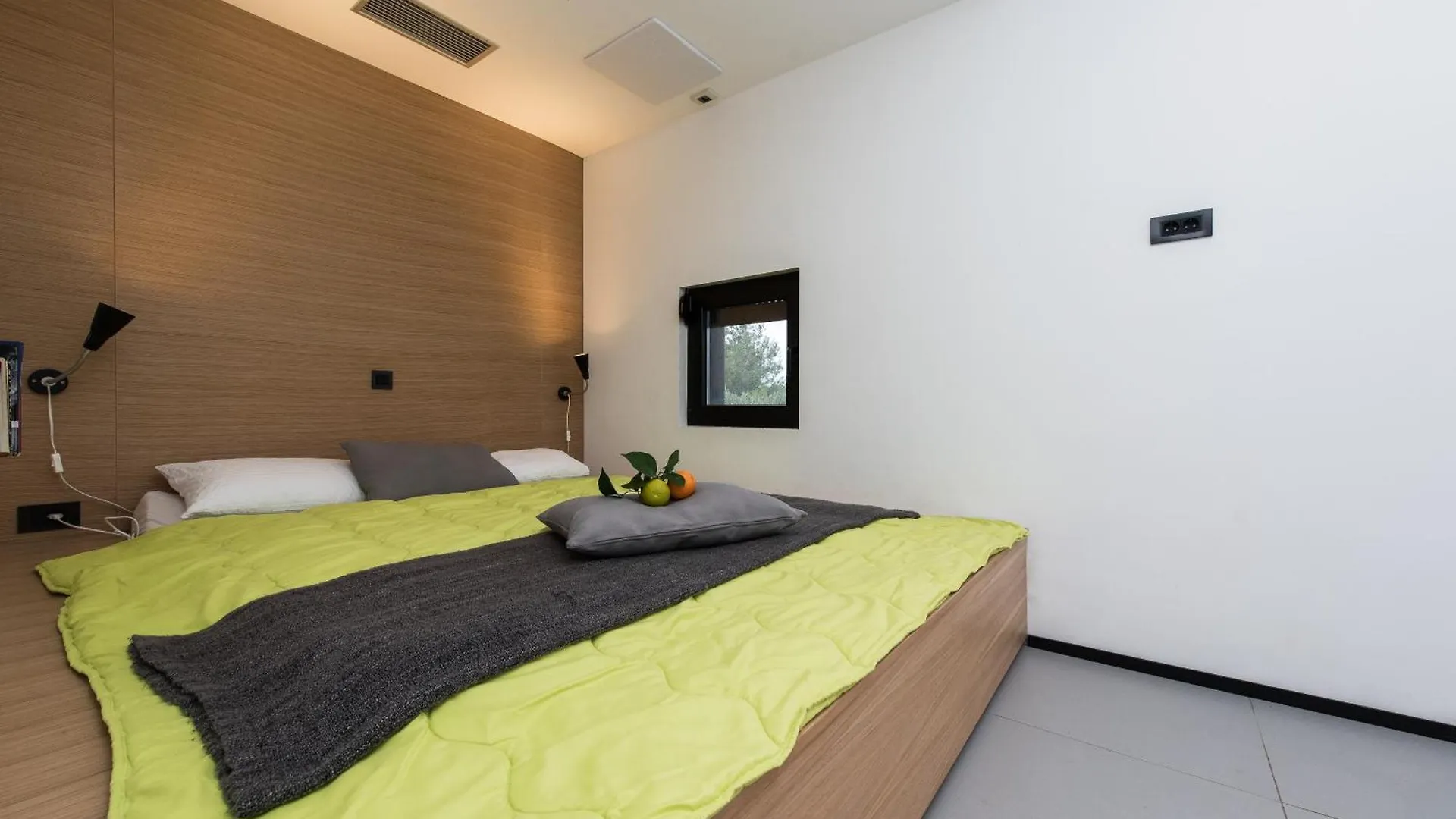 Dragove Luxury Sun House With Hot Tub And Sea View 빌라
